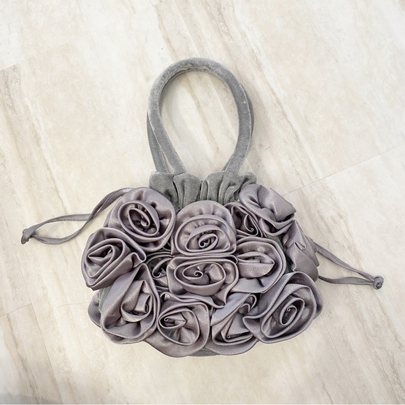 Gray Roses Bag Valentine's Day Drawstring Clutch Velour - Picture 3 of 9